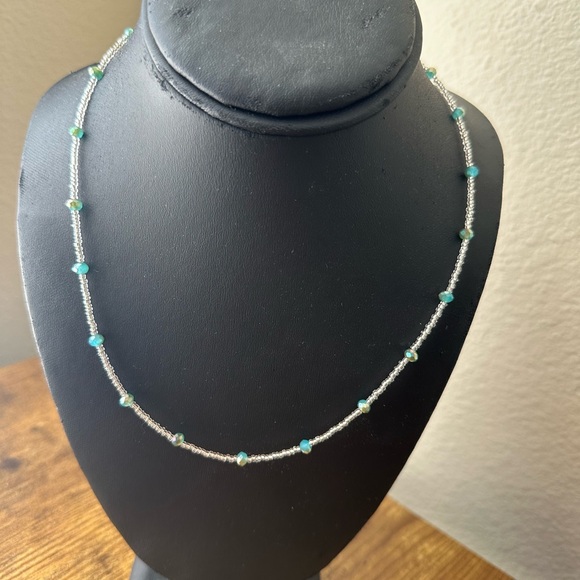 Handmade Jewelry - Chic Silver and Teal Beaded Necklace